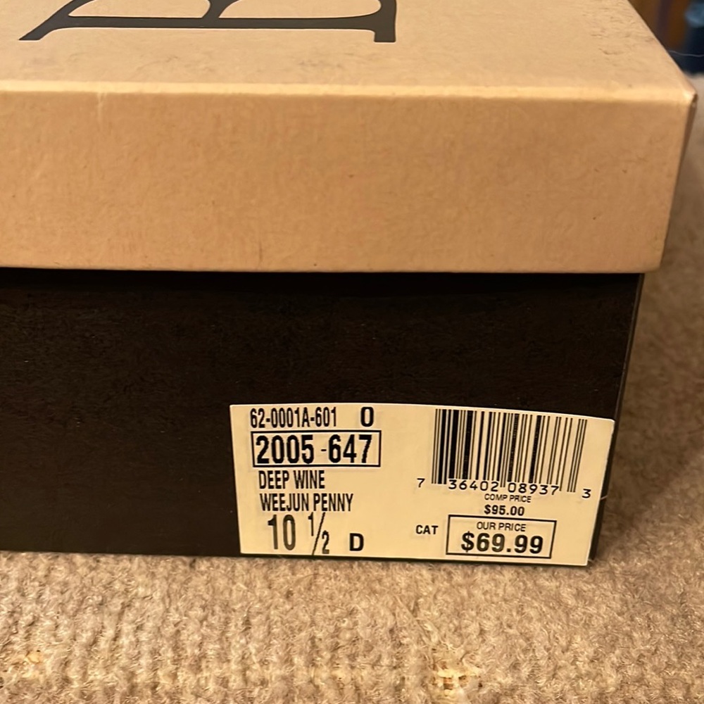 Mens dress shoe.